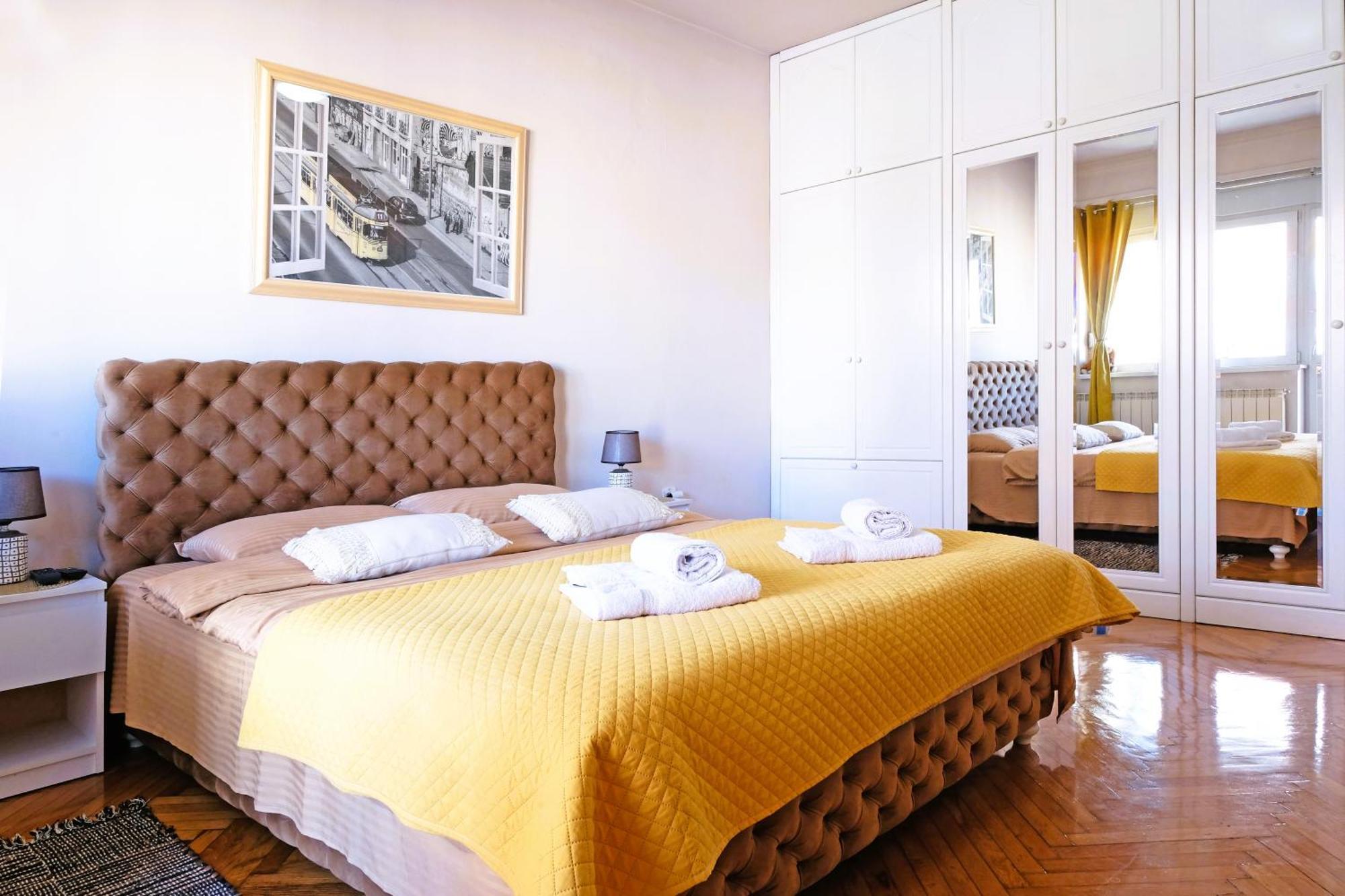 Windows City Apartment Belgrade Exterior photo