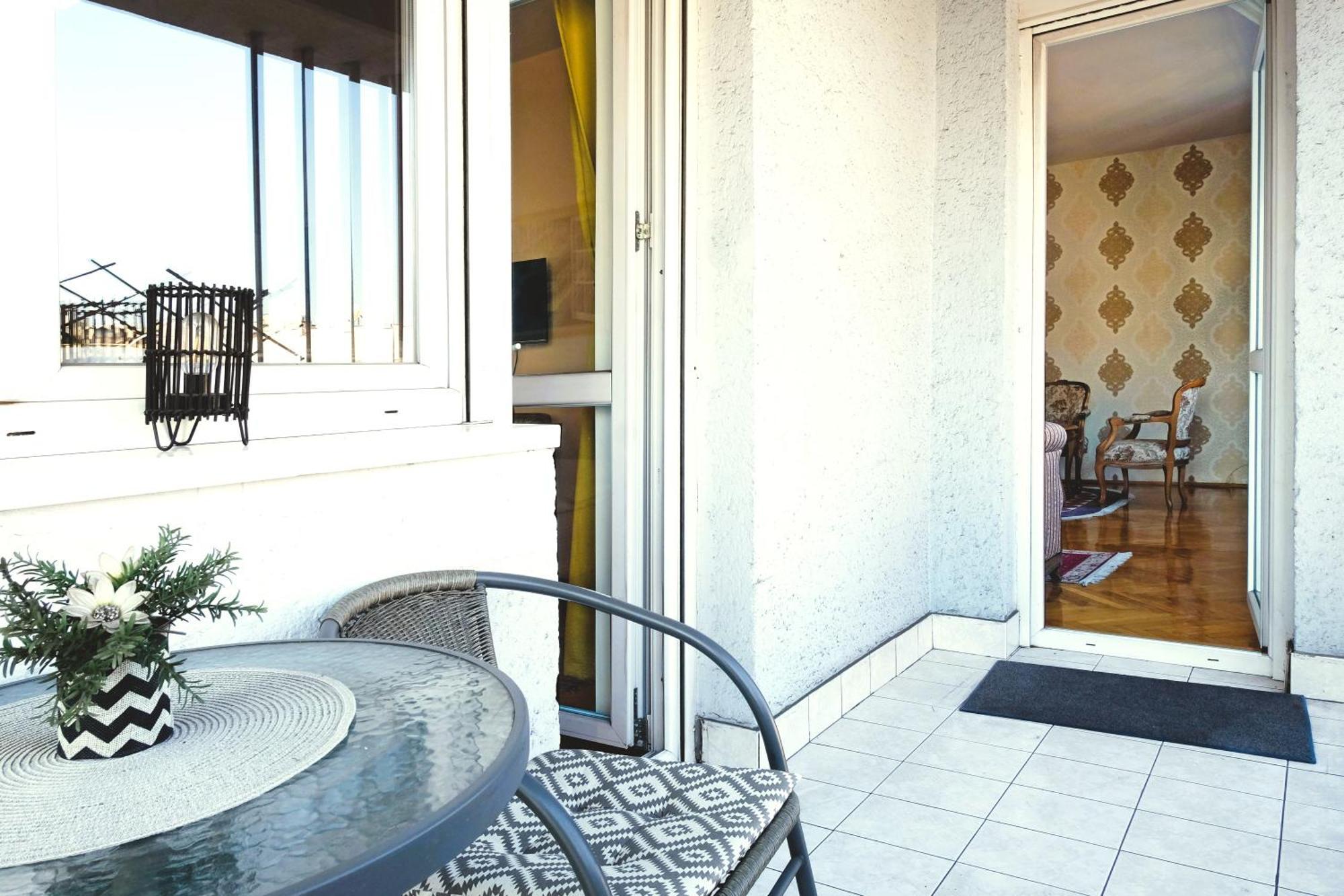 Windows City Apartment Belgrade Exterior photo